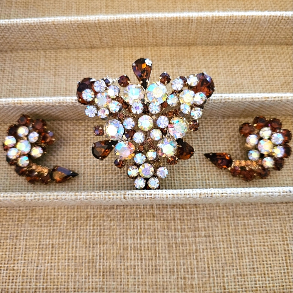 Julianna Brooch/Earrings Set